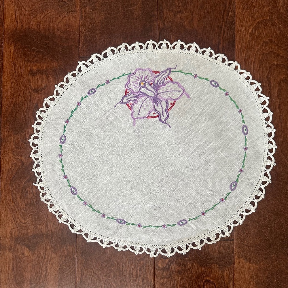 Vintage Handcrafted Linen Doily / Embroidered Table Mat – Depression Era Style –